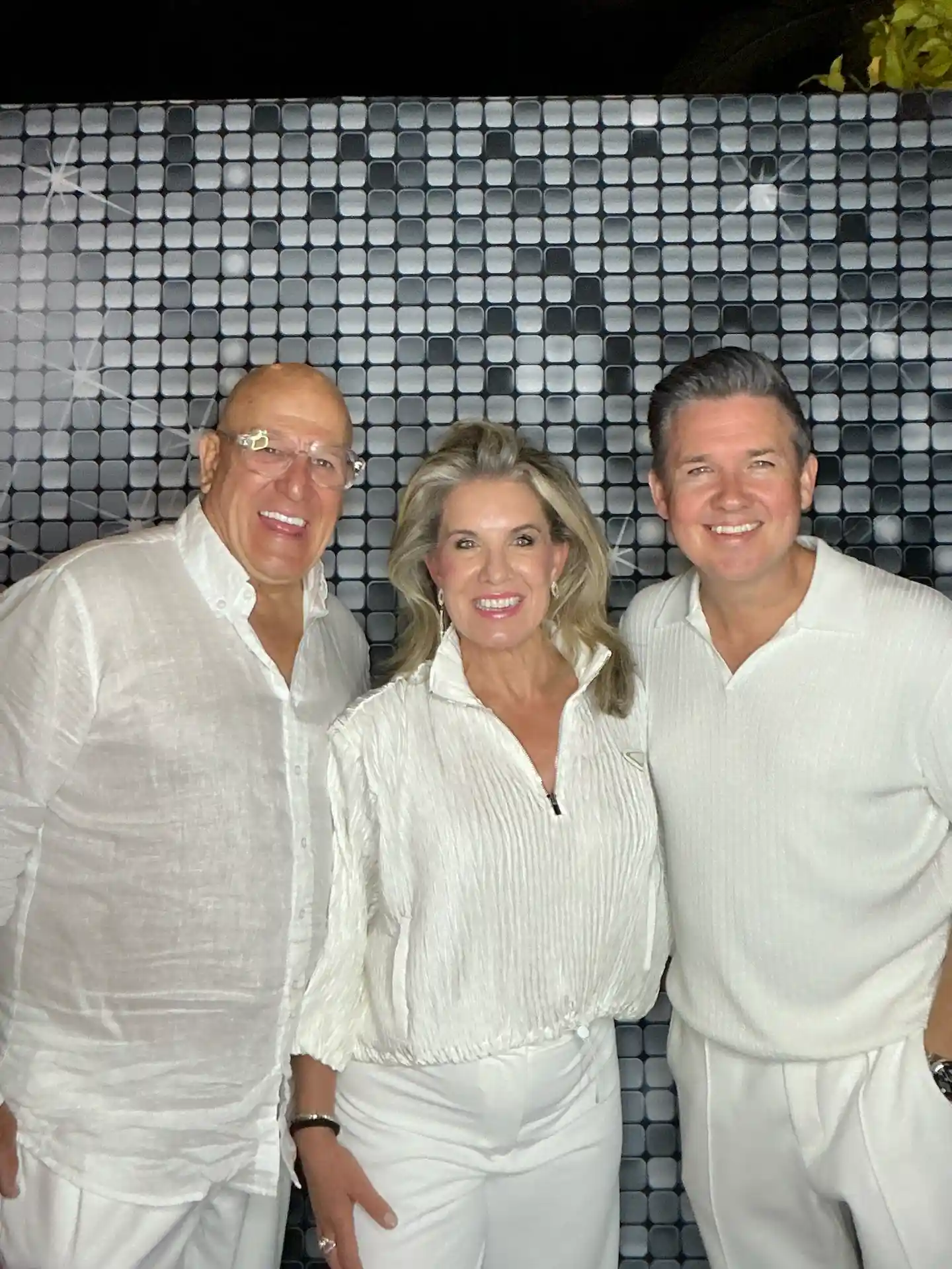 glowframe studio perth white party 01