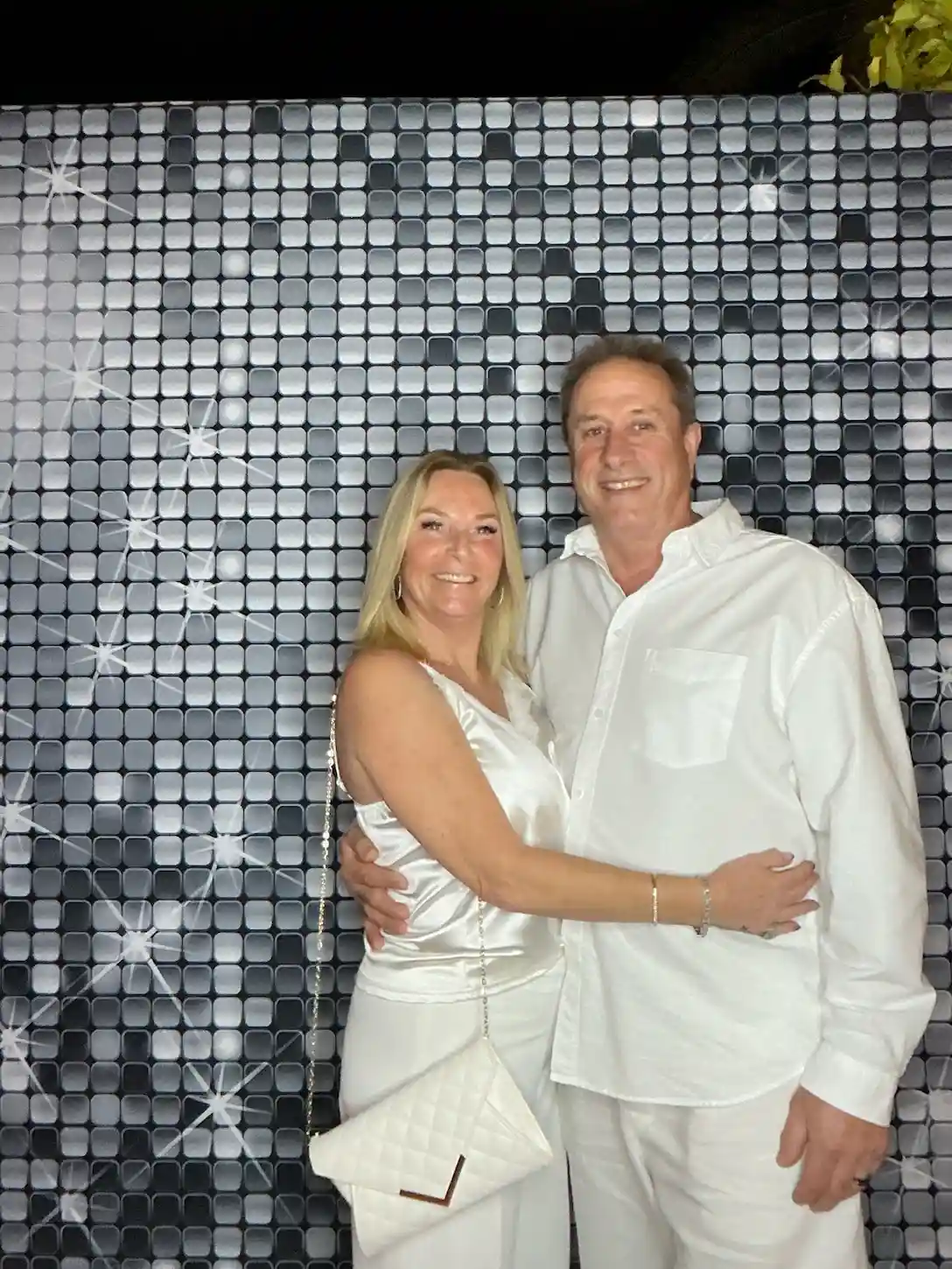 glowframe studio white party 05