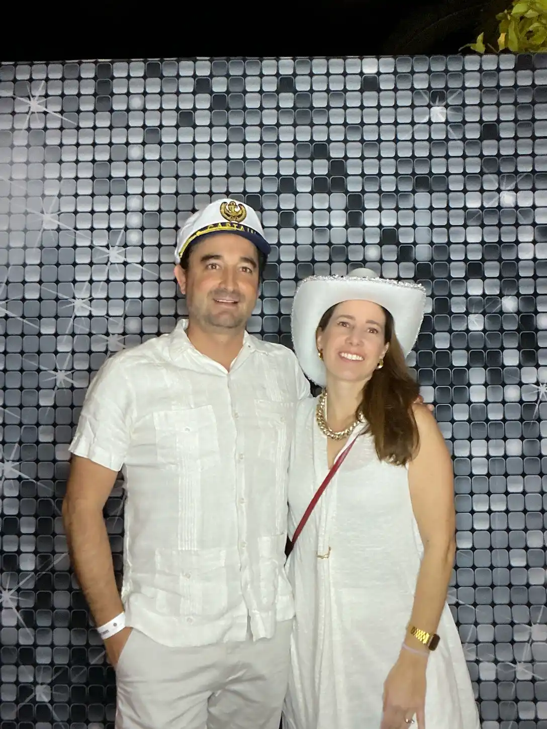 glowframe studio white party 13