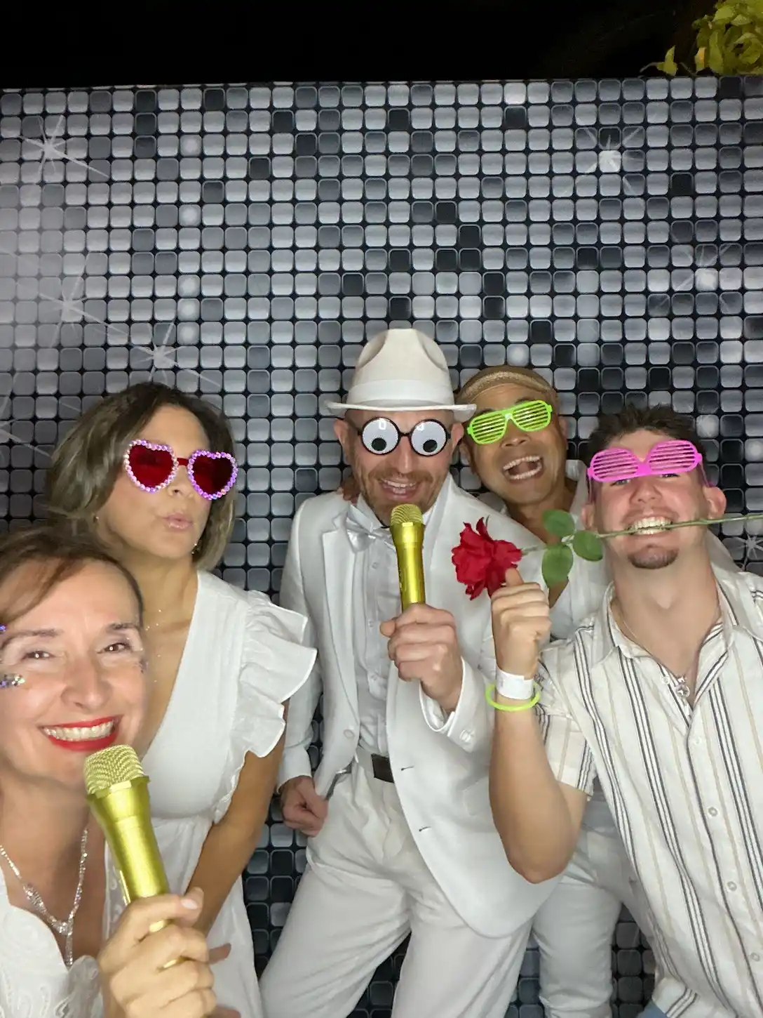 glowframe studio white party 15